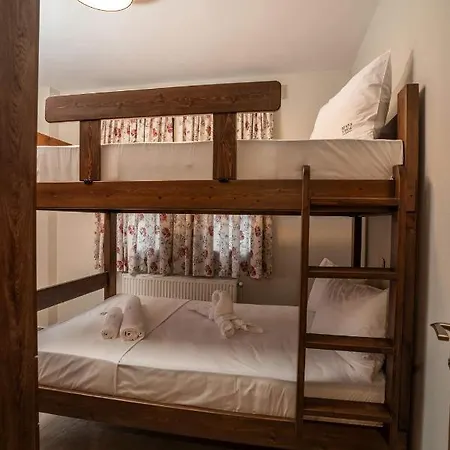 Olympus Mythical דירה